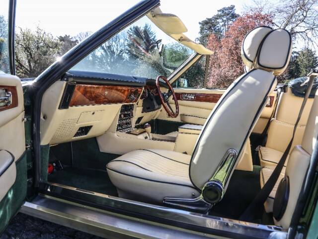 Aston Martin V8 EFi Volante