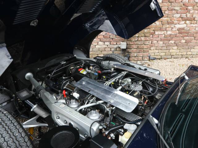 Jaguar E-Type V12