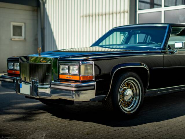 Immagine 1/38 di Cadillac Brougham Elegance (1988)