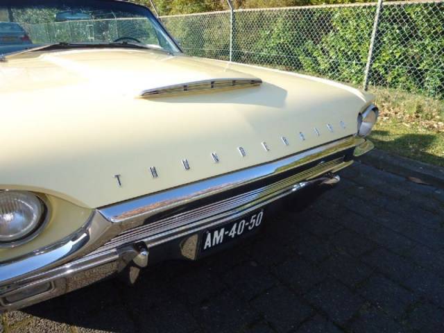 Ford Thunderbird