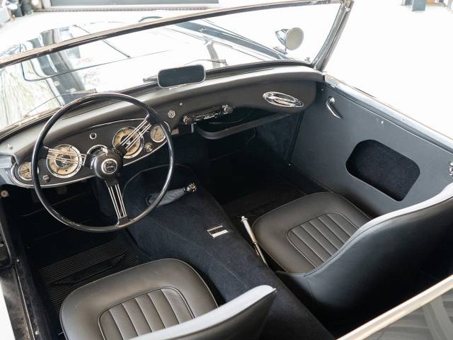 Austin-Healey 100/6 (BN6)