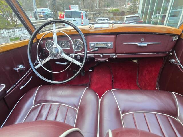 Mercedes-Benz 220 Cabriolet A
