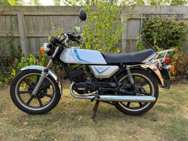 Yamaha RD 125 DX