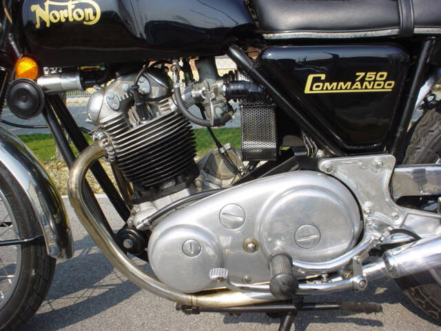 Norton Commando 750 Roadster