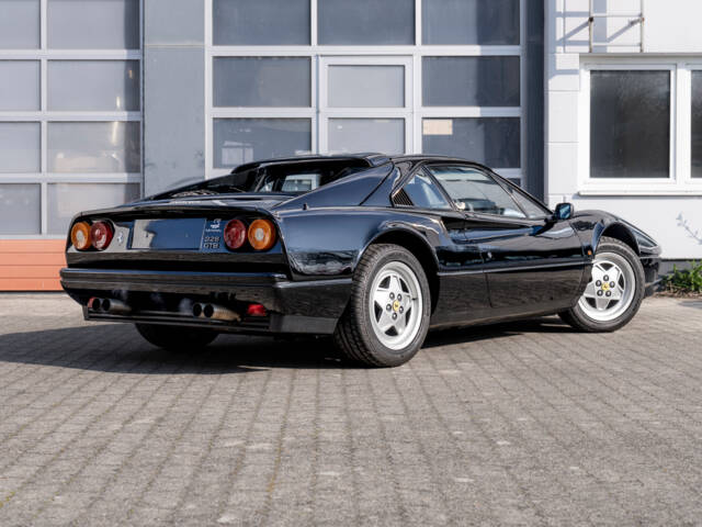 Imagen 1/17 de Ferrari 328 GTB (1988)