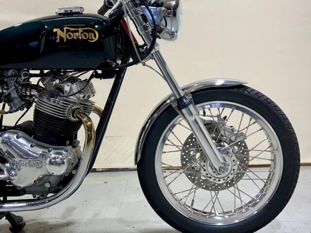 Norton Commando 850 Roadster