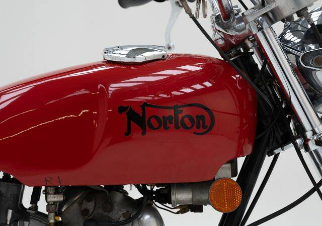Norton Commando 750