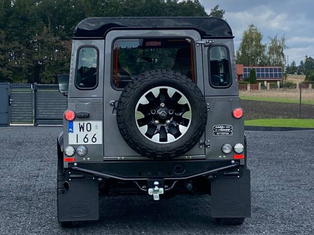 Land Rover Defender 90 Works V8 "70th Edition"