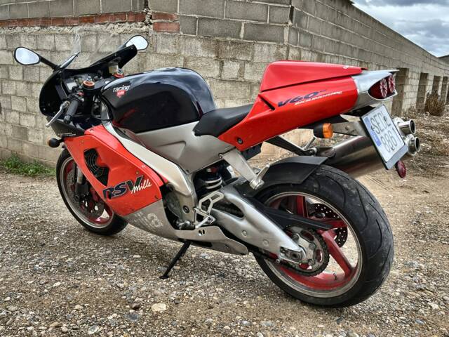 Aprilia RSV 1000 V60