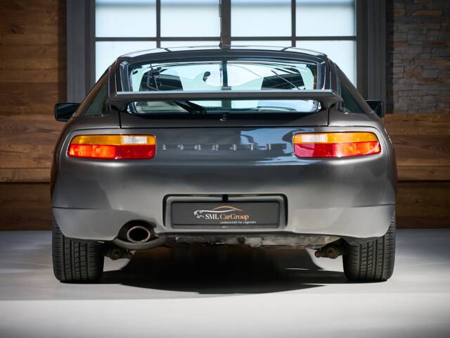 Porsche 928 S4