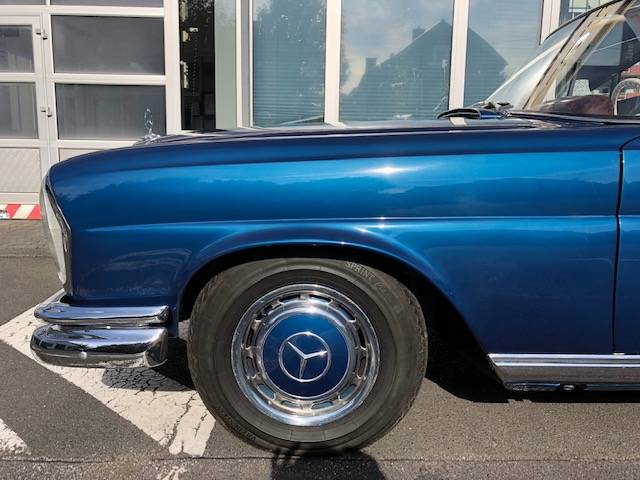 Mercedes-Benz 250 SE