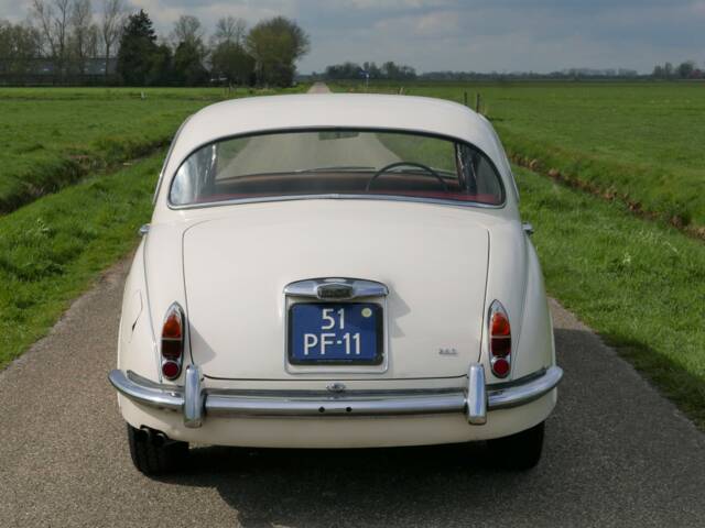 Jaguar 240