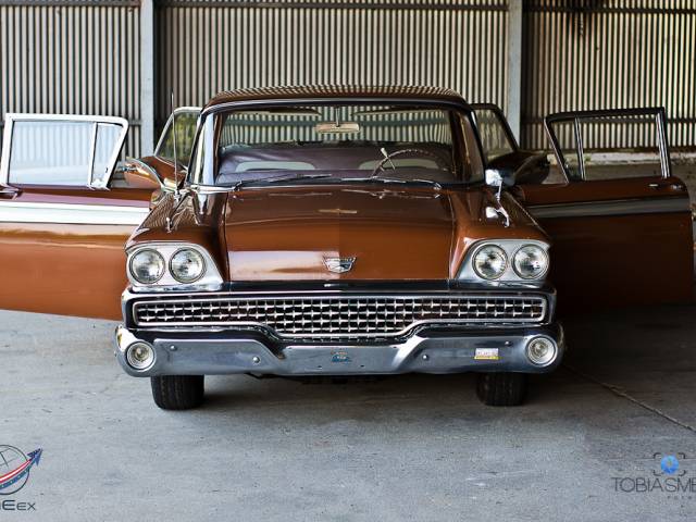 Ford Fairlane 500