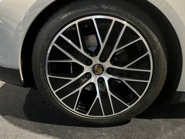 Porsche Taycan GTS Sport Turismo