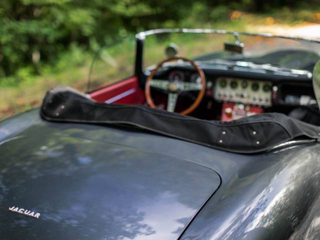 Jaguar E-Type 3.8
