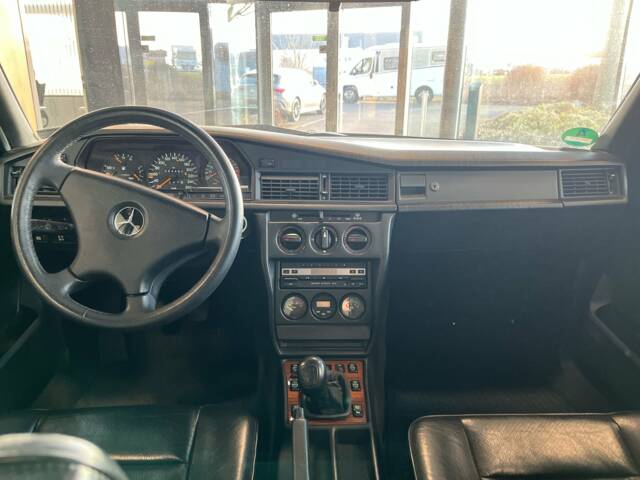 Mercedes-Benz 190 E 2.5-16