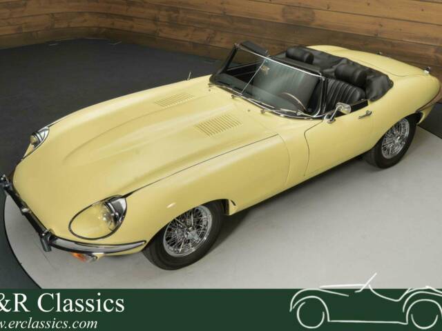 Image 1/19 of Jaguar E-Type (1969)