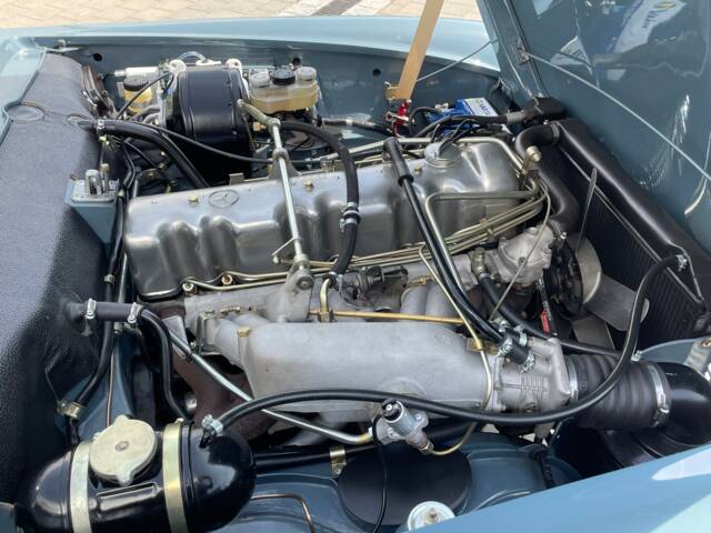 Mercedes-Benz 280 SL