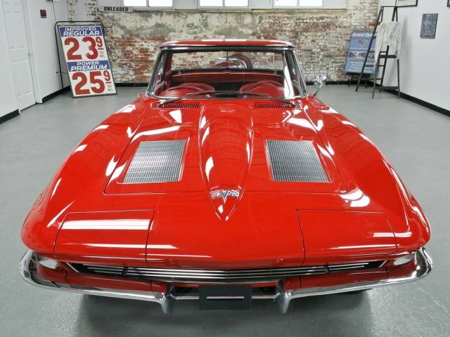 Chevrolet Corvette Sting Ray Convertible - Model Before Accident -