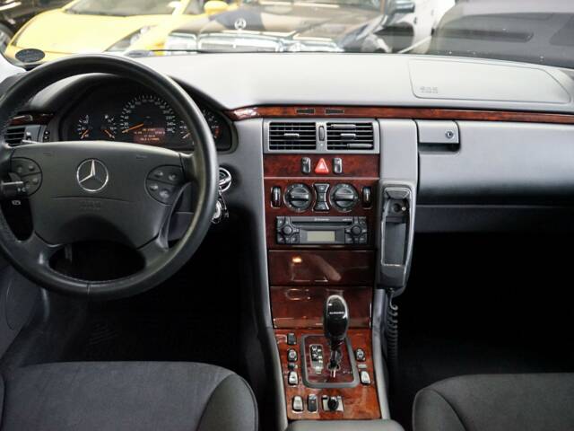 Mercedes-Benz E 200 Kompressor
