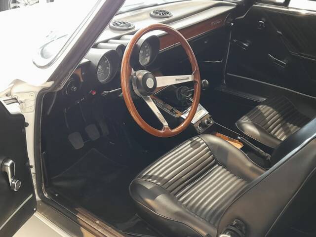 Alfa Romeo 2000 GT Veloce