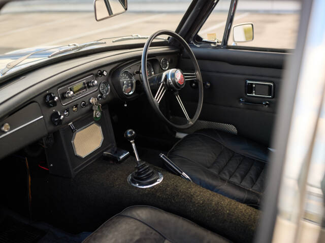 MG MGC GT