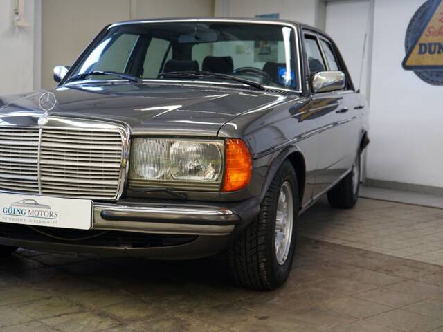 Mercedes-Benz 280 E