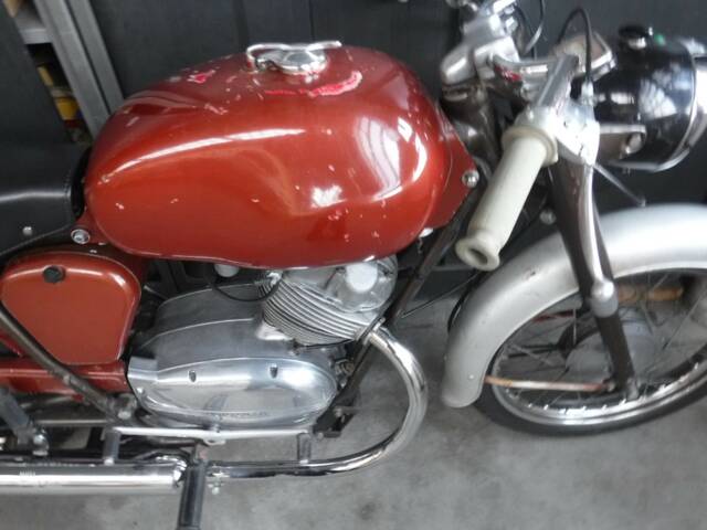 Moto Guzzi Stornello 125