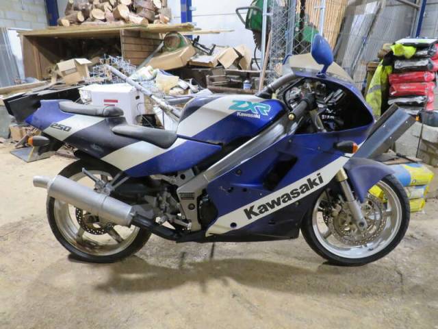 Image 1/41 of Kawasaki DUMMY (1990)