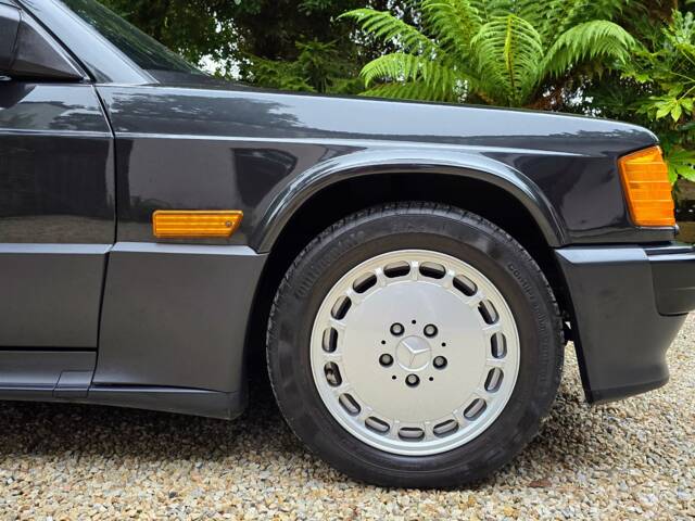 Mercedes-Benz 190 E 2.3-16