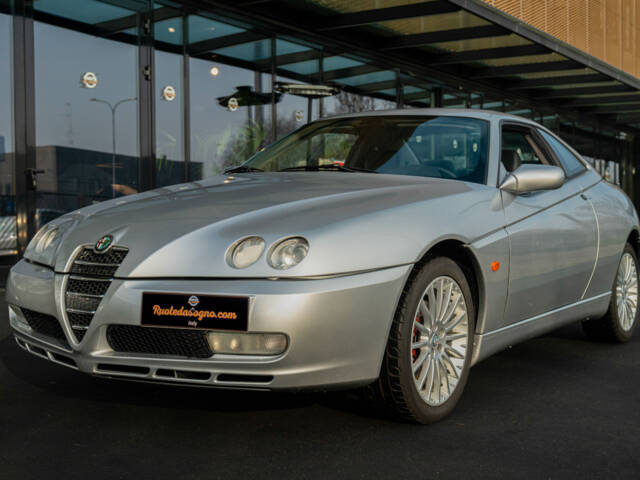 Image 1/46 de Alfa Romeo GTV 2.0 JTS (2003)