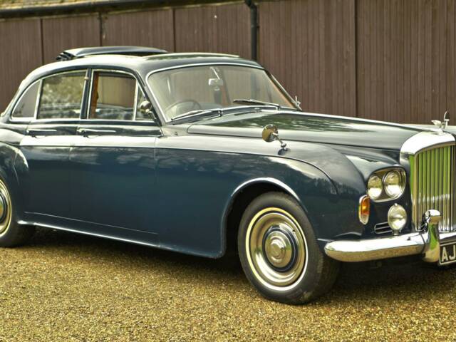 Image 1/50 de Bentley S 3 Continental Flying Spur (1963)