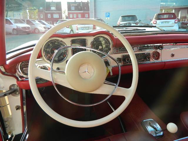 Mercedes-Benz 280 SL