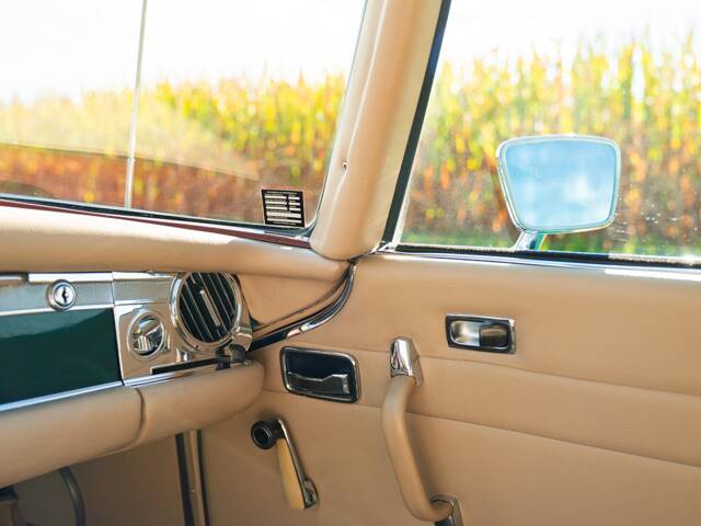 Mercedes-Benz 280 SL