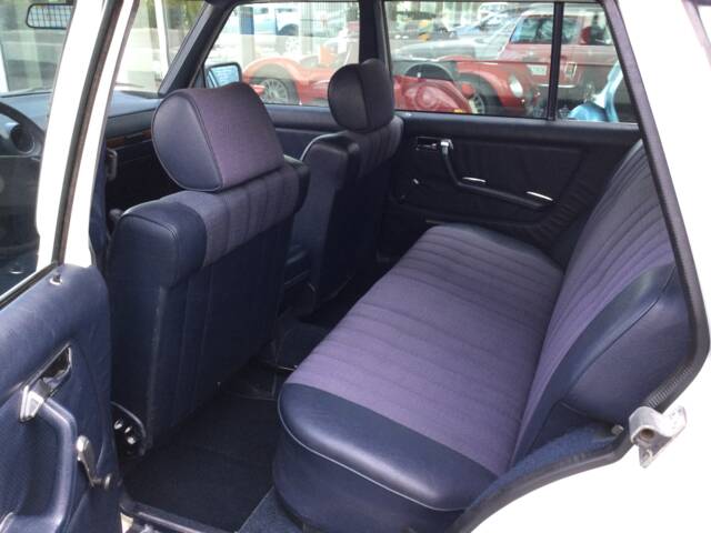 Mercedes-Benz 240 TD