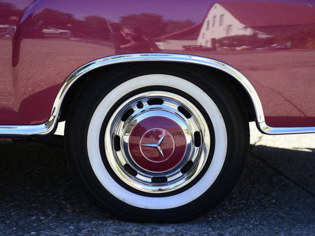 Mercedes-Benz 220 S Cabriolet