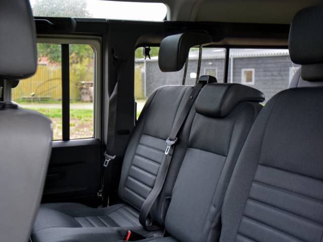 Land Rover Defender 110