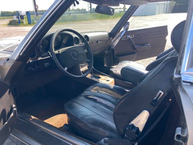 Mercedes-Benz 560 SL