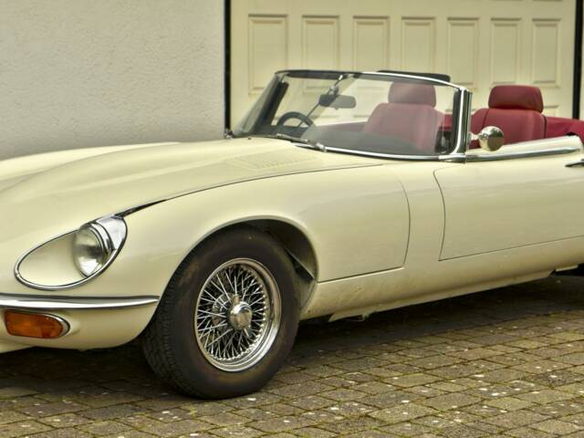 Afbeelding 1/50 van Jaguar E-Type V12 (1974)