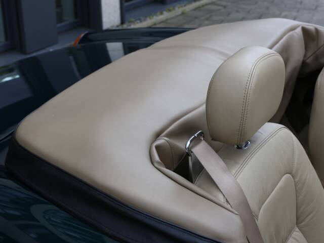 MG RV8