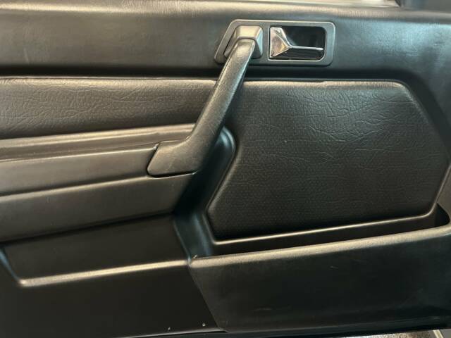 Mercedes-Benz 190 E 2.3-16