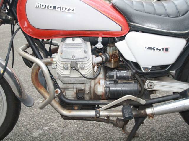 Moto Guzzi V35 C