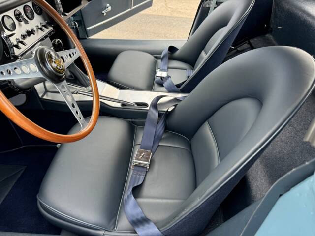 Jaguar E-Type 3.8 Flat Floor