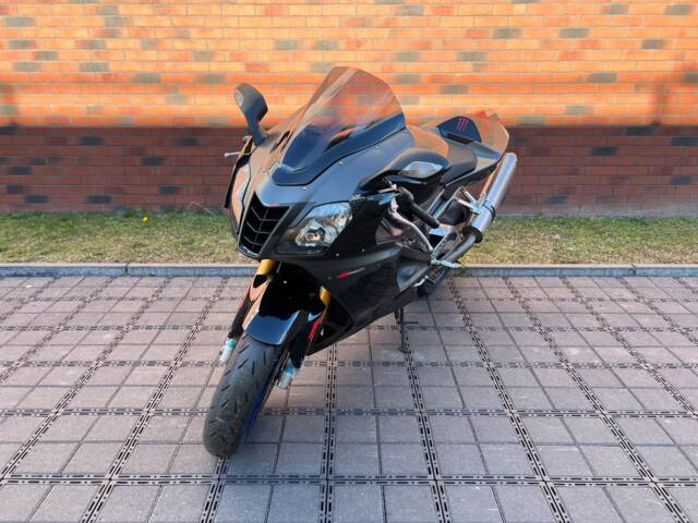 Aprilia RSV 1000 R