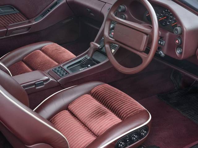 Porsche 928 S4