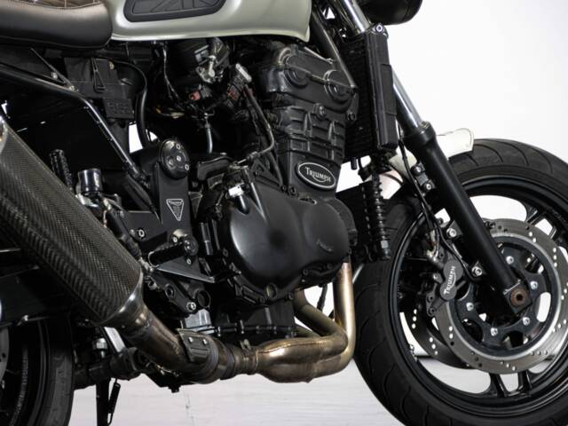 Triumph Trident 900