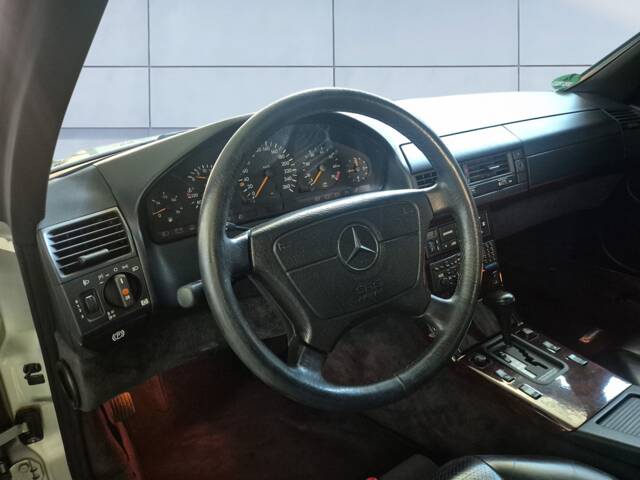 Mercedes-Benz SL 320
