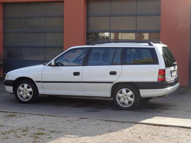 Opel Astra 1.6i Caravan