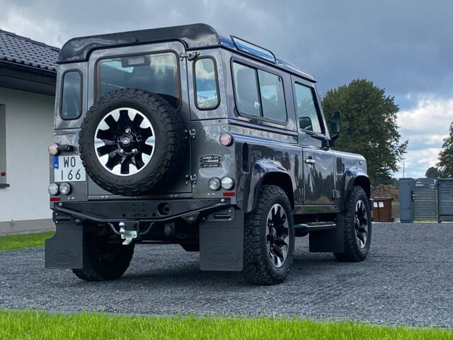 Land Rover Defender 90 Works V8 "70th Edition"