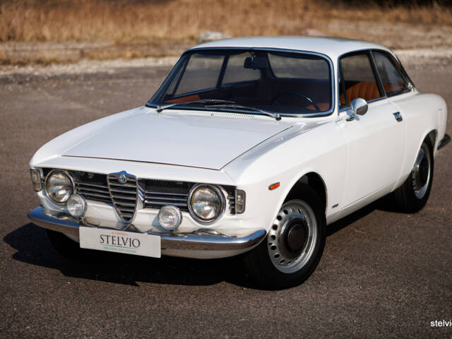 Alfa Romeo Giulia 1600 Sprint GT Veloce